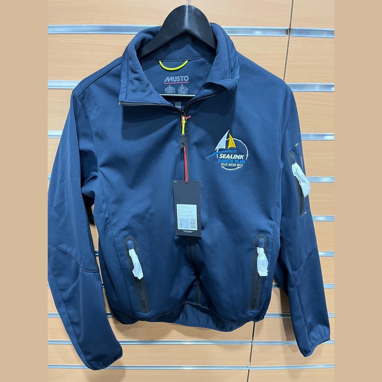 MUSTO CREW SOFT SHELL JACKET NAVY SMALL MAGNETIC ISLAND RACE WEEK 2022 CLEARANCE